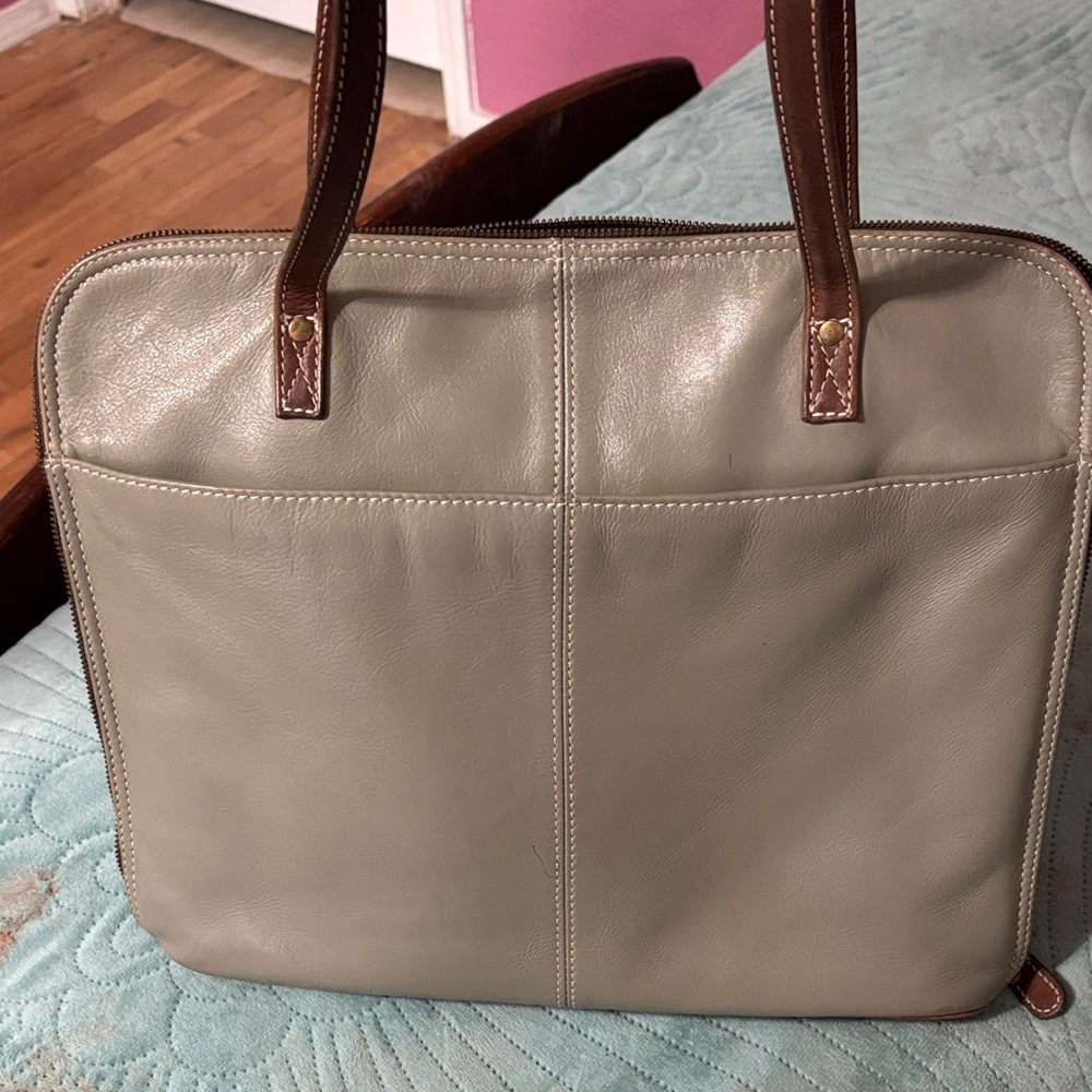Elegant Tan Leather Laptop Bag
